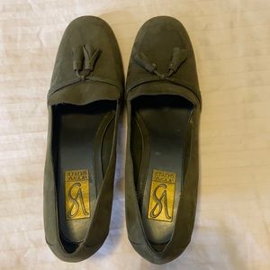 Victoria Spenser kitten heels green suede